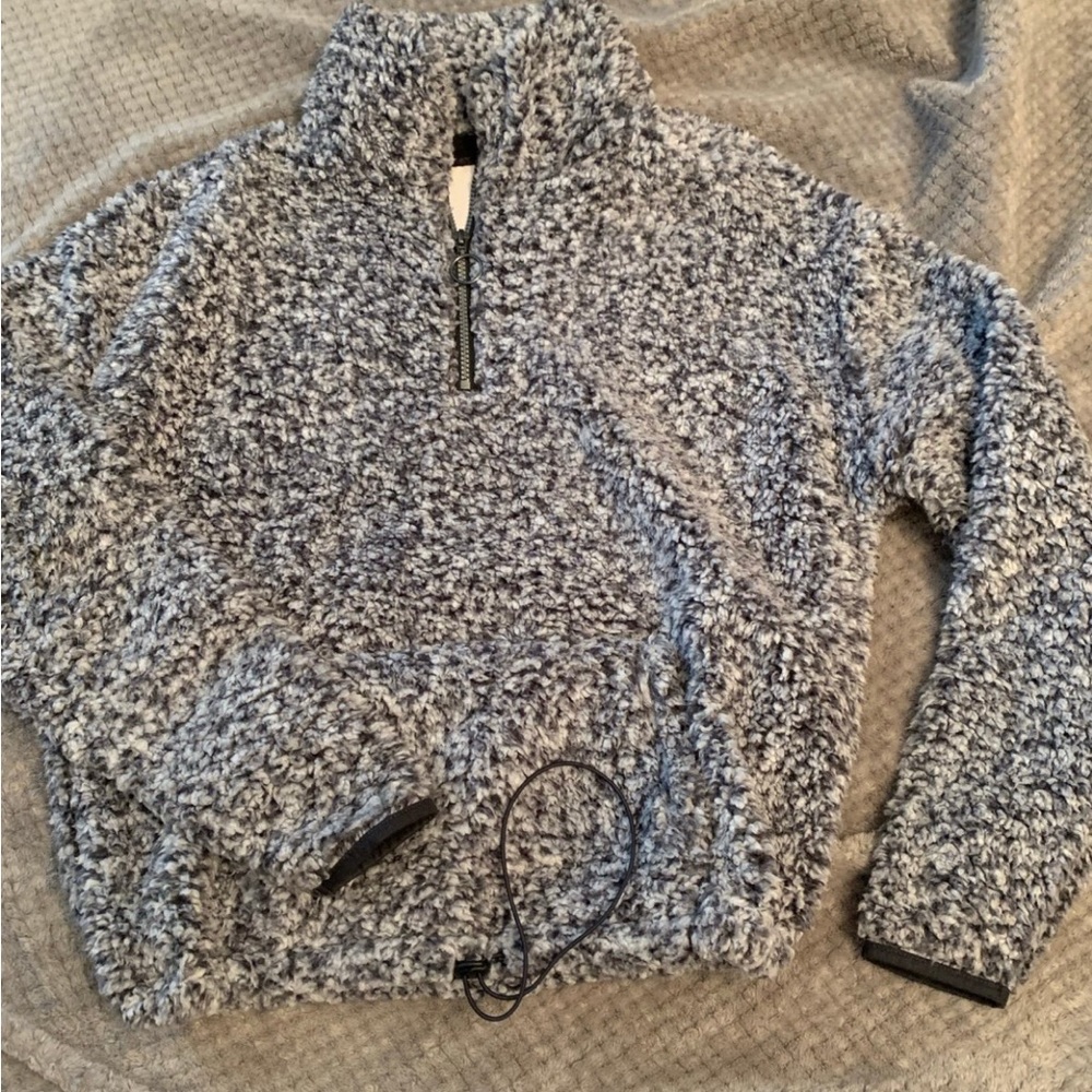 NWOT COZY SOFTEST SHERPA. L
